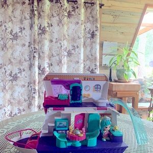 V-Tech Flipsie Sandy’s House and Ocean Cruiser